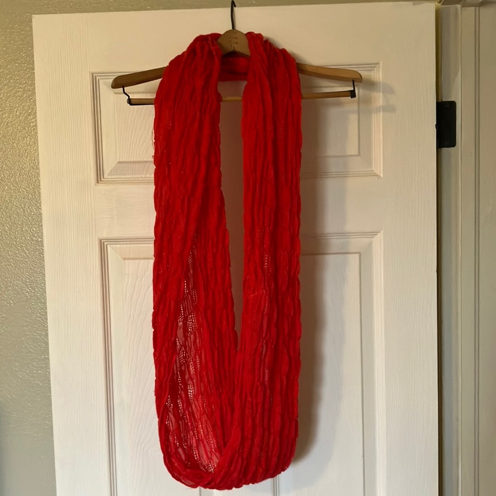 Nordstrom infinity scarf- rubbish brand, red